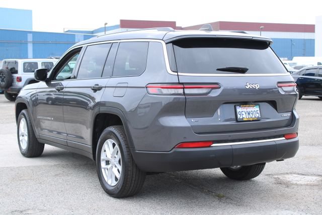 Used 2023 Jeep Grand Cherokee L Laredo w/ Luxury Tech Group I RWD image 3