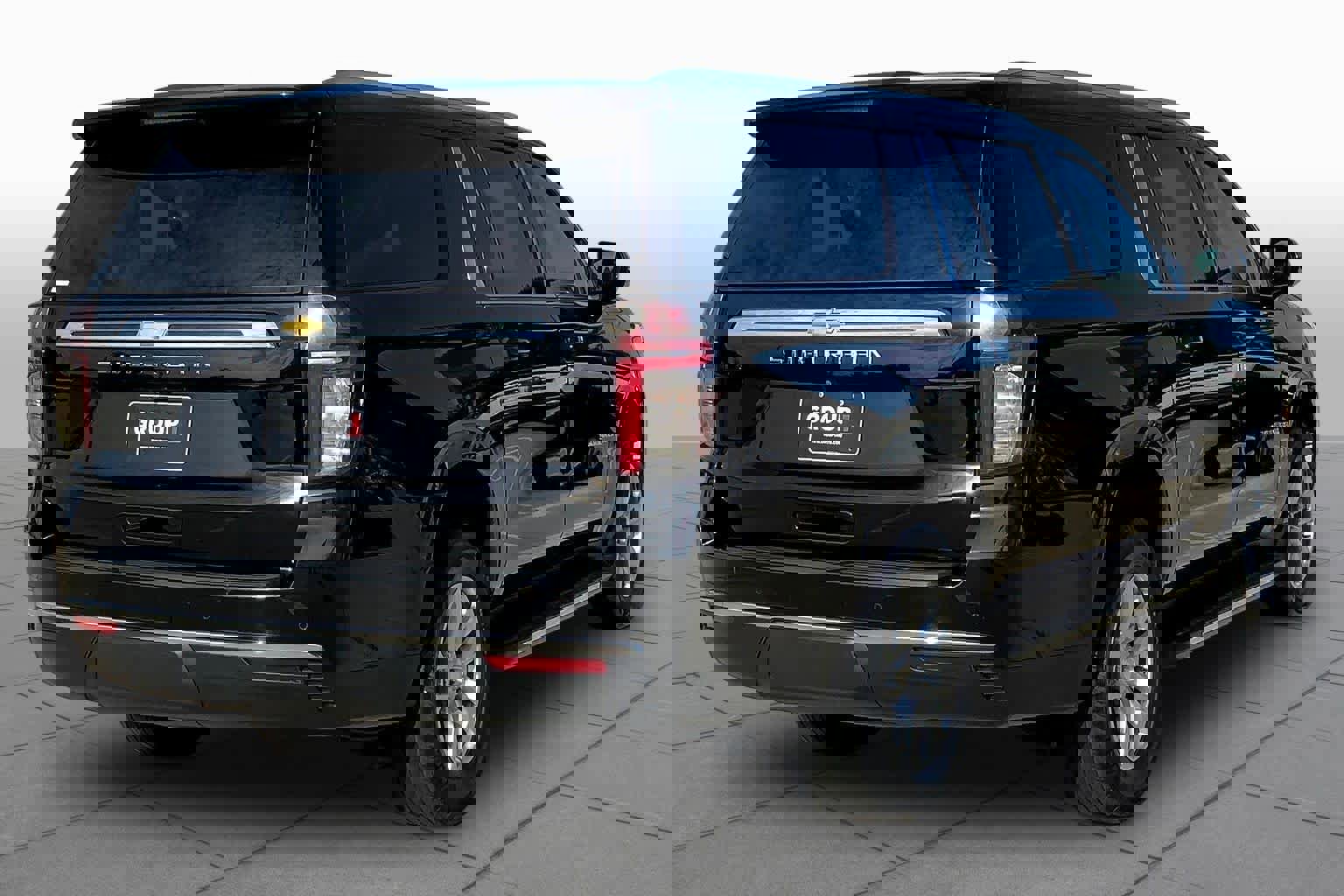 Used 2023 Chevrolet Suburban LS image 12