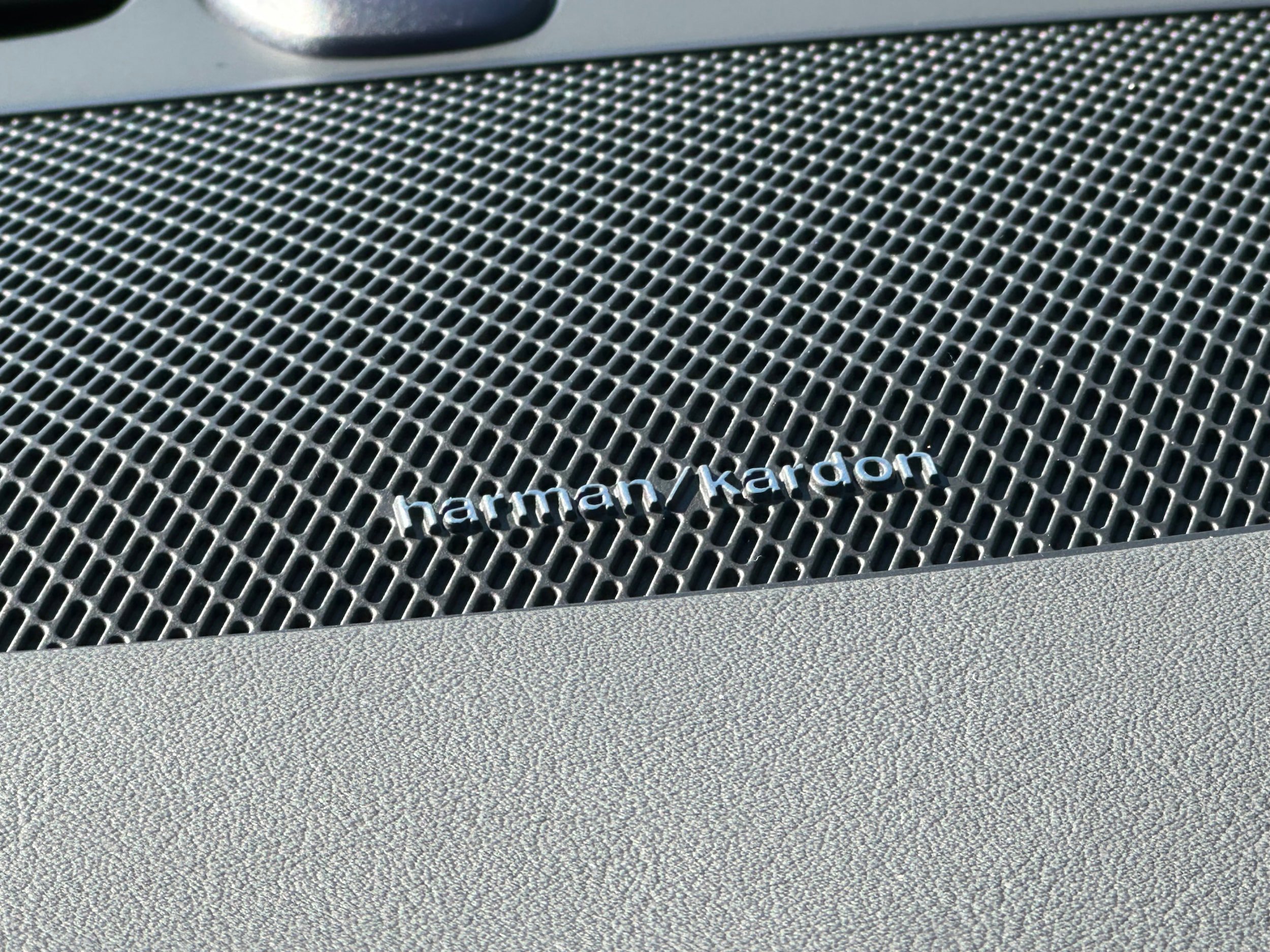 New 2026 Volvo XC90 B6 Plus w/ Protection Package Premier image 17