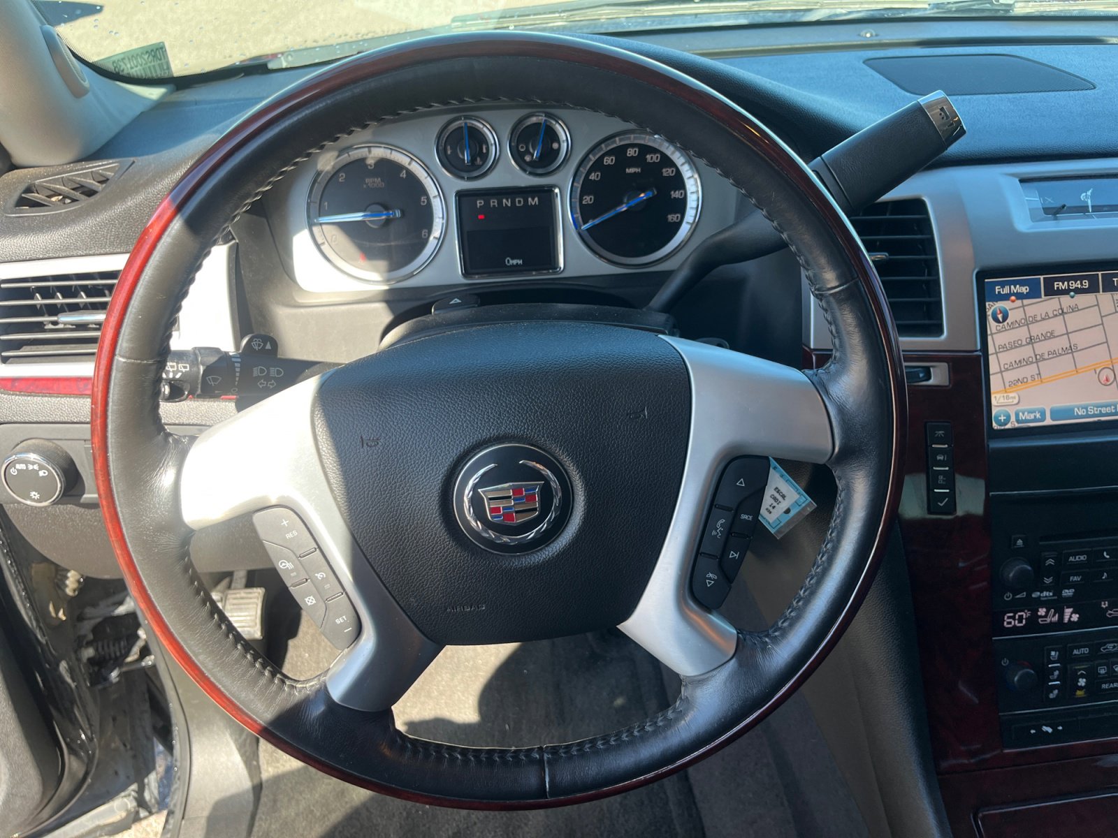 Used 2014 Cadillac Escalade Luxury image 9