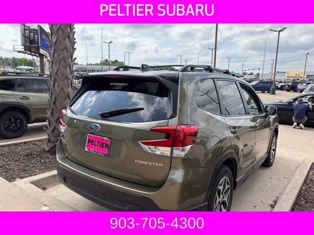 Used 2024 Subaru Forester Premium image 17