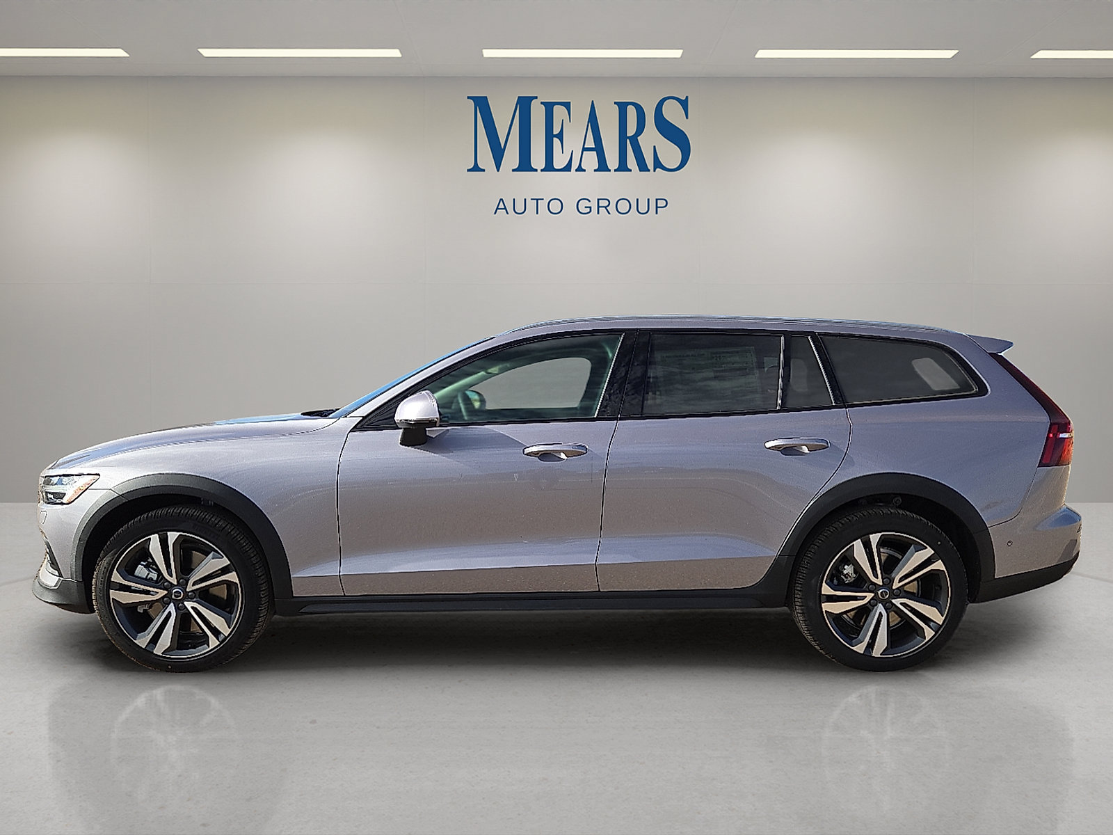 New 2026 Volvo V60 B5 Cross Country Plus w/ Protection Package Premier AWD/4WD image 2
