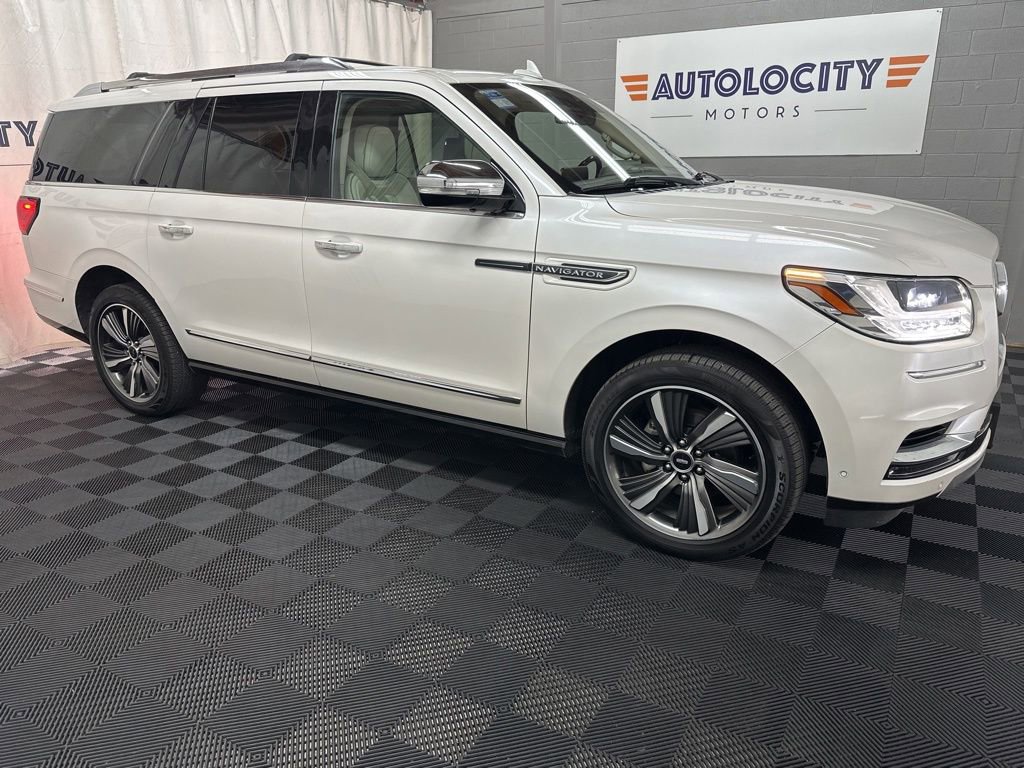 Used 2019 Lincoln Navigator L Black Label w/ Cargo Package AWD/4WD image 2