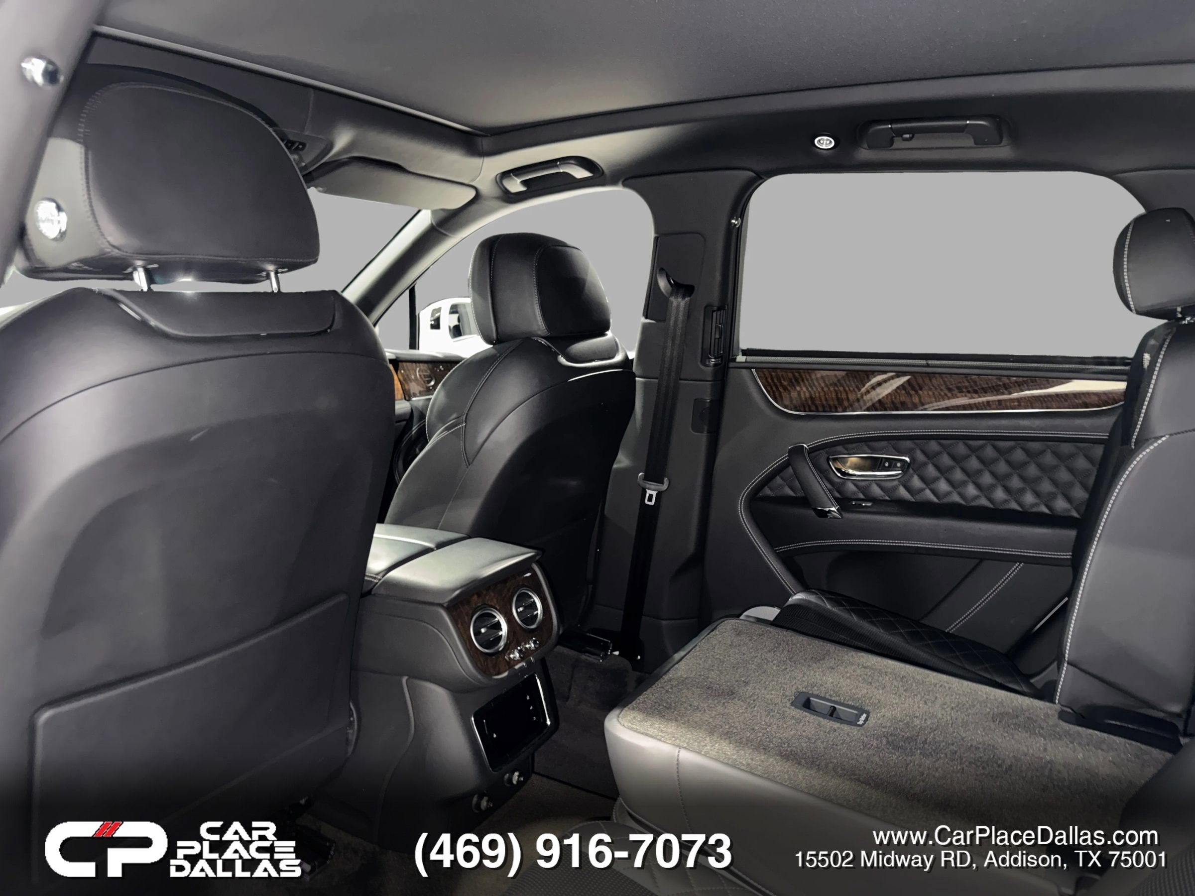 Used 2018 Bentley Bentayga AWD/4WD image 25