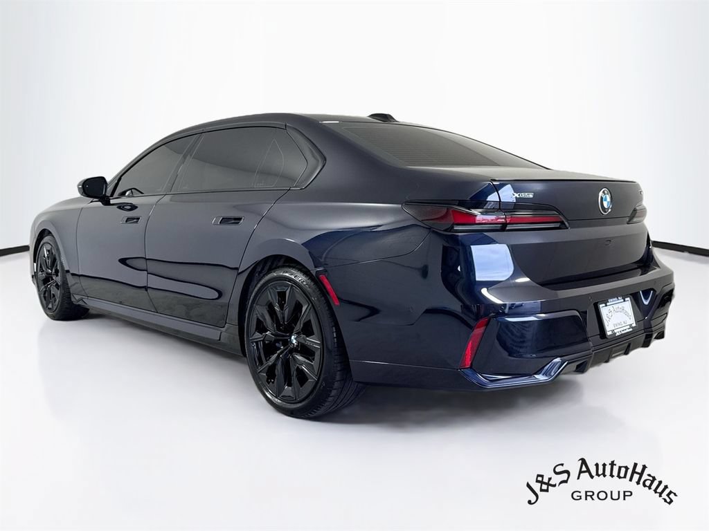 Used 2024 BMW 740i xDrive AWD/4WD image 5