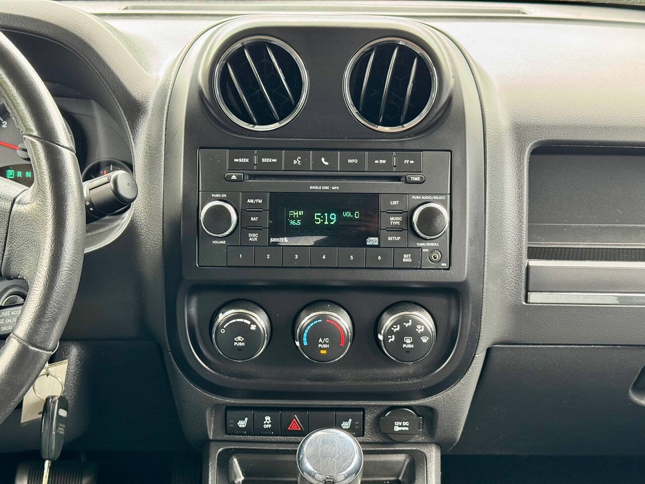Used 2010 Jeep Patriot Latitude AWD/4WD image 15