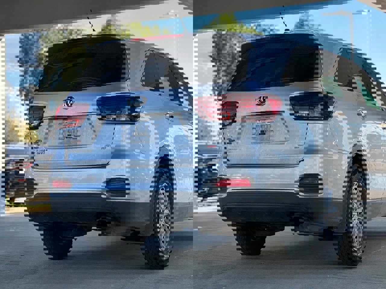Used 2020 Kia Sorento LX image 15