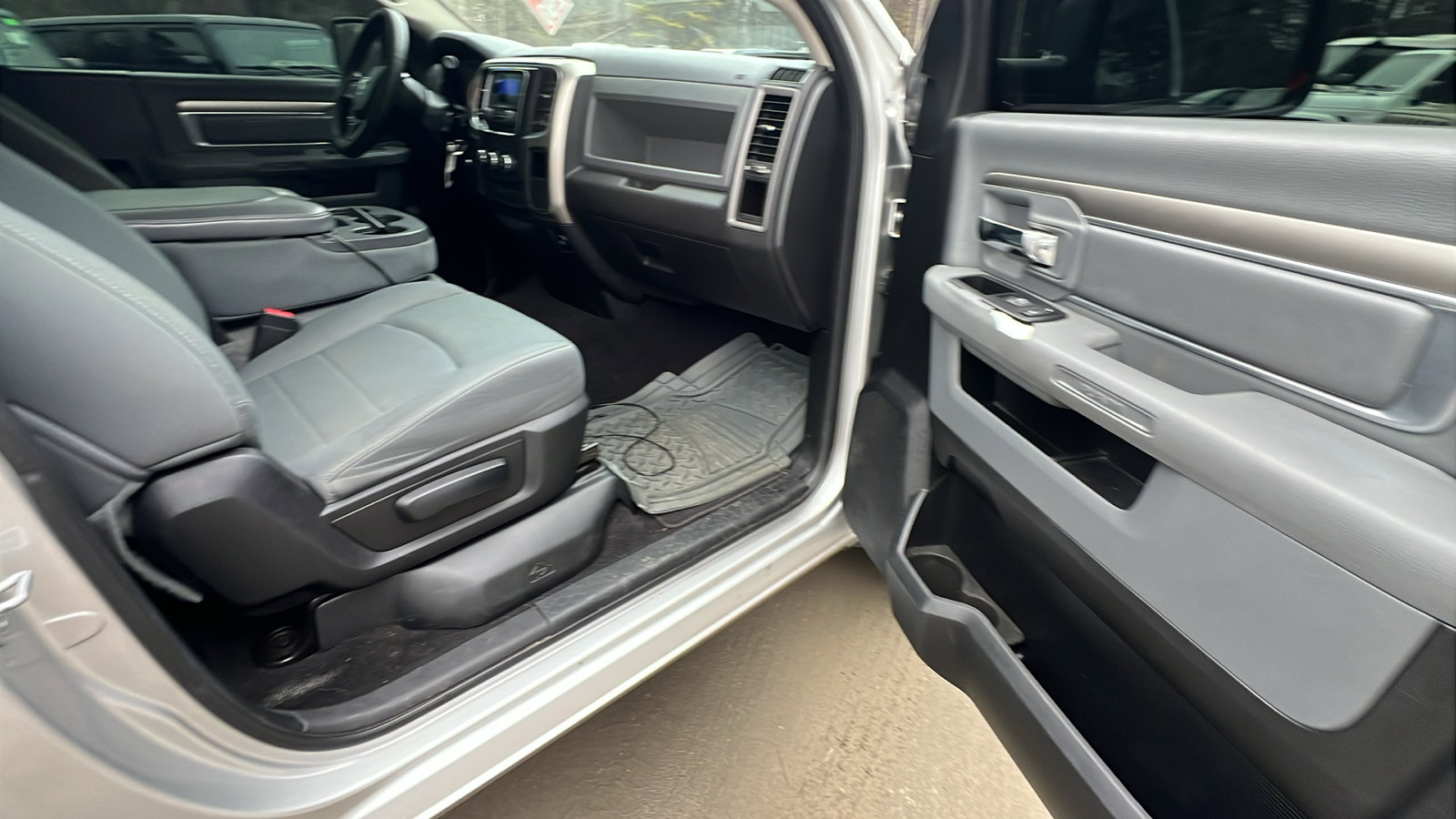 Used 2014 RAM 1500 Express image 19