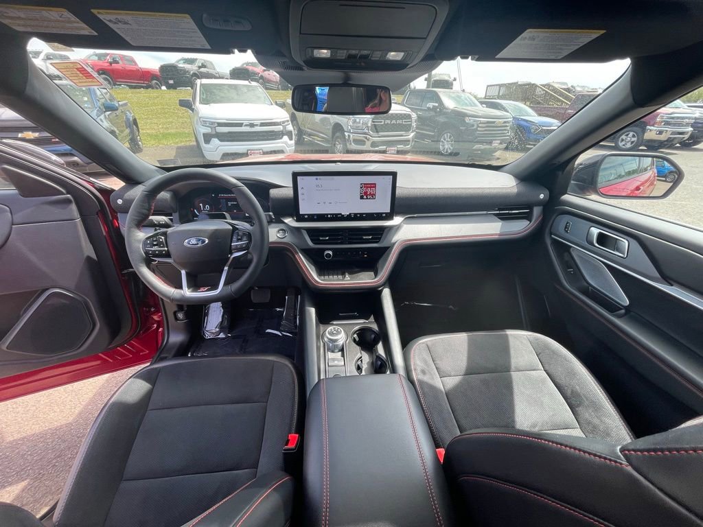 Used 2025 Ford Explorer ST AWD/4WD image 3