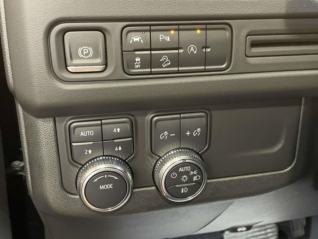 Used 2023 GMC Yukon AT4 AWD/4WD image 36