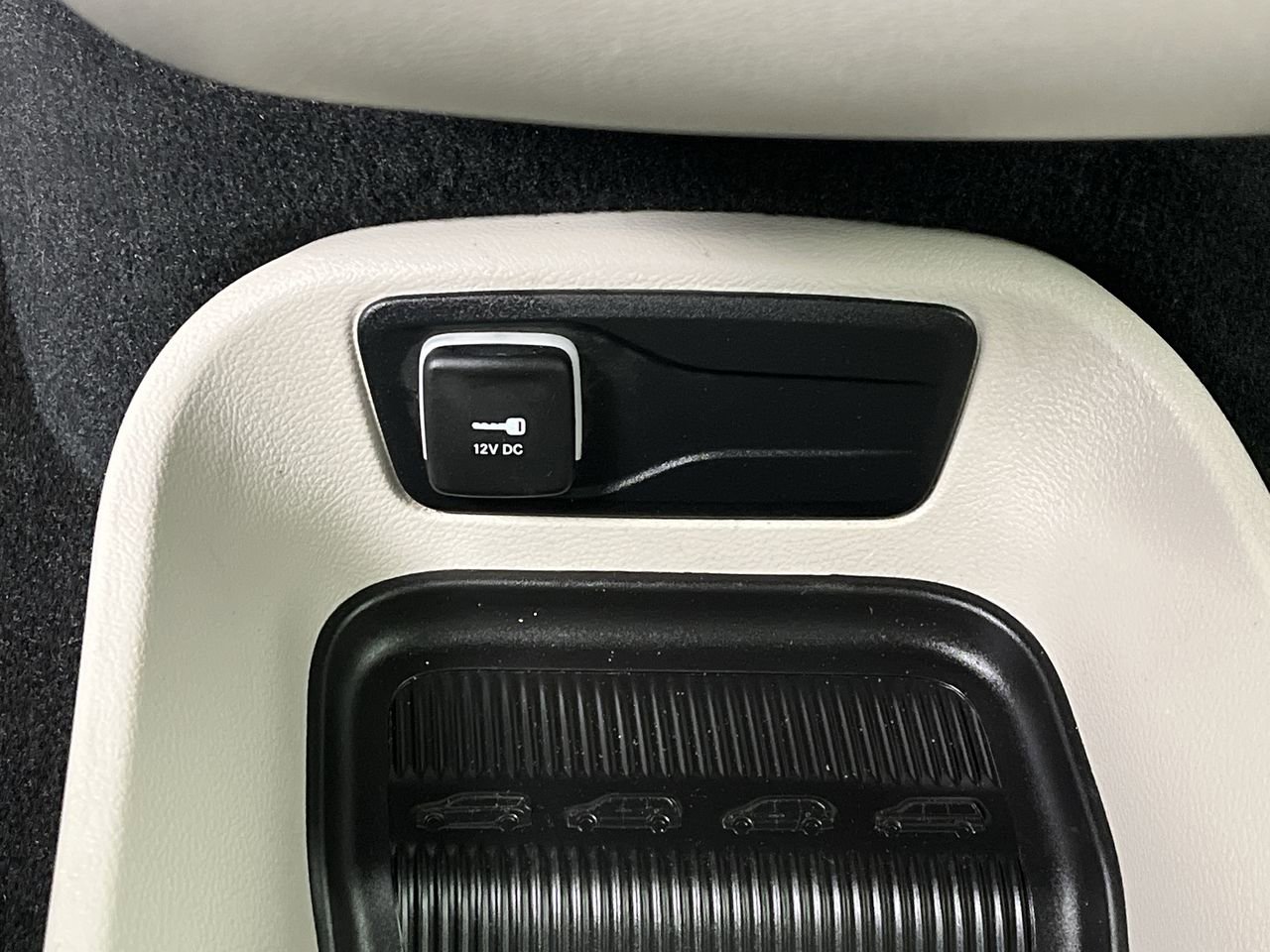 Used 2024 Chrysler Pacifica Touring-L FWD image 23