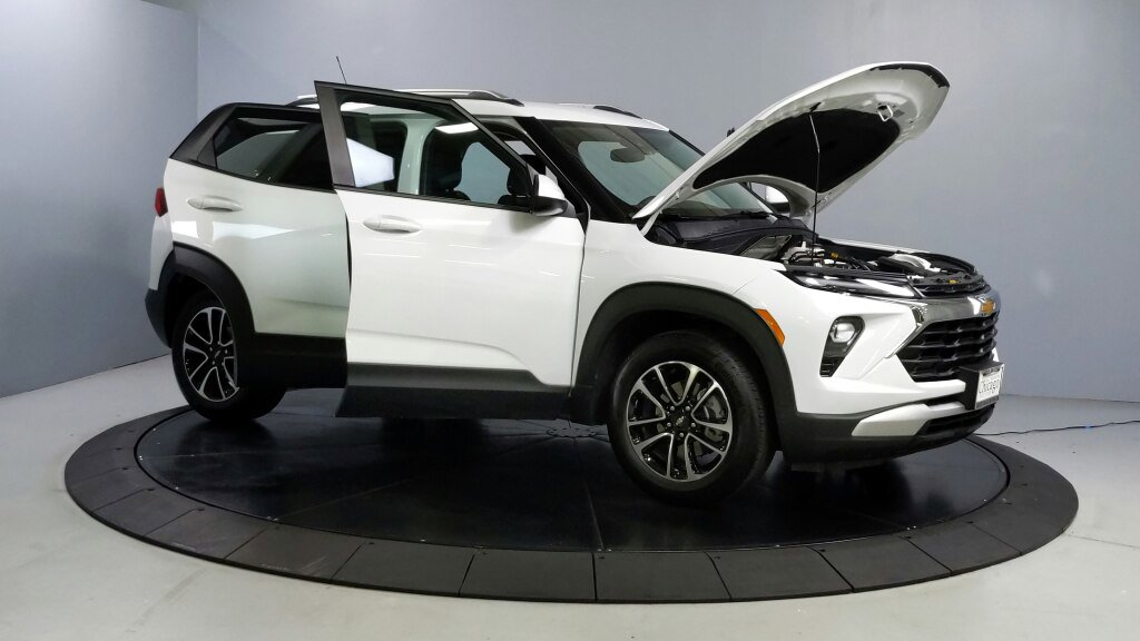 Used 2025 Chevrolet TrailBlazer LT image 9