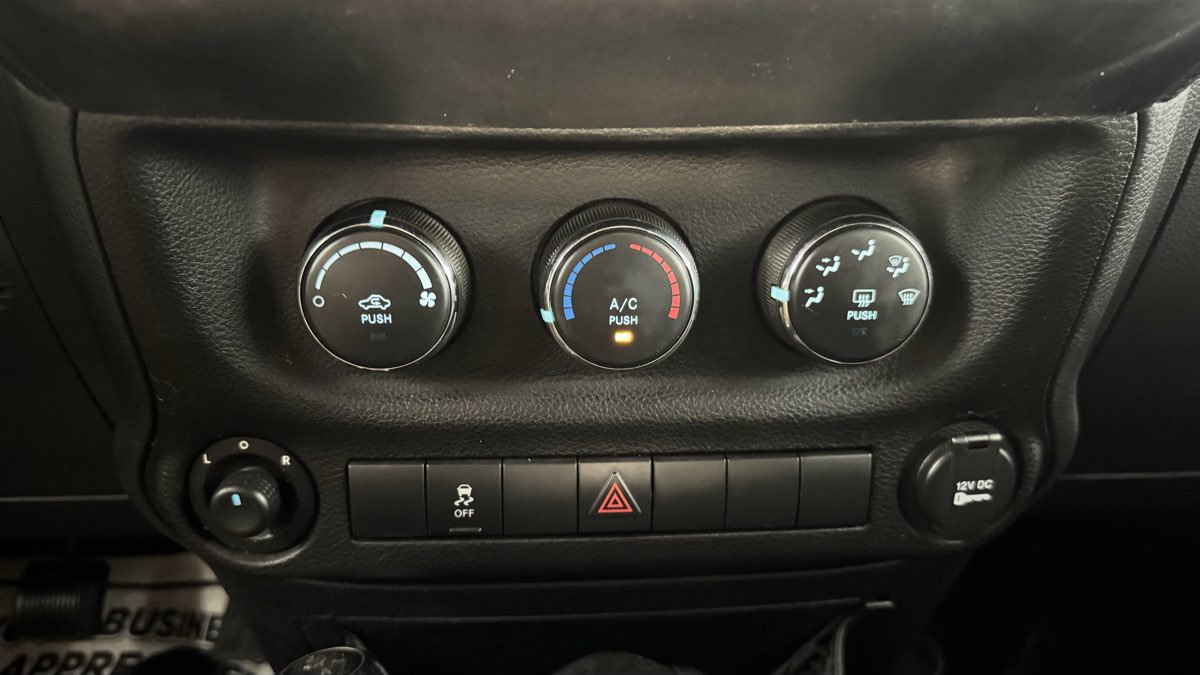 Used 2012 Jeep Wrangler Unlimited Sport AWD/4WD image 20
