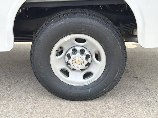 New 2026 Chevrolet Express 3500 w/ Power Convenience Package RWD image 18