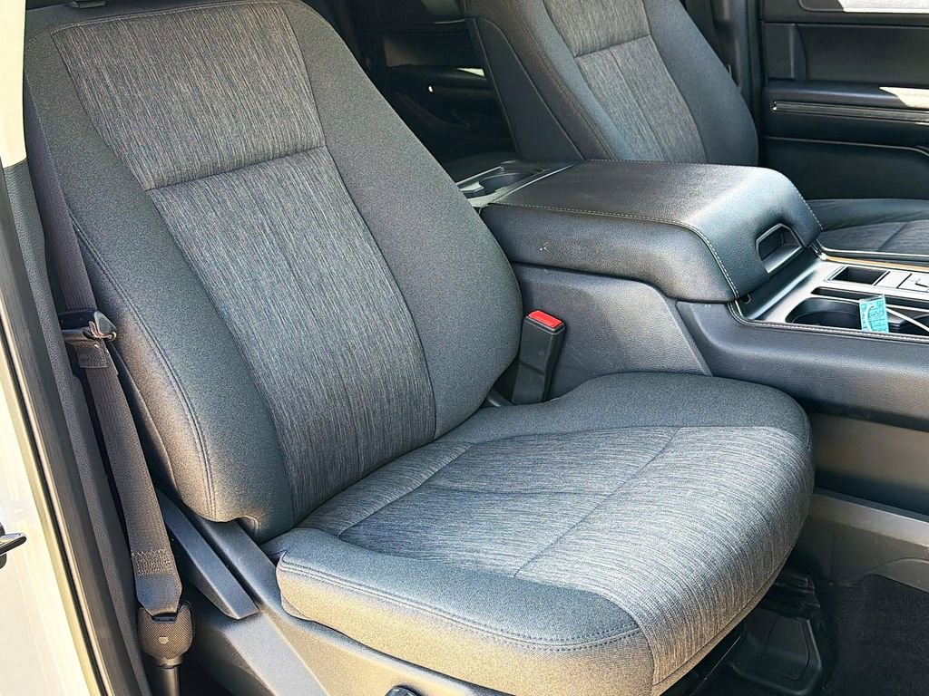 Used 2022 Ford Expedition XLT image 17