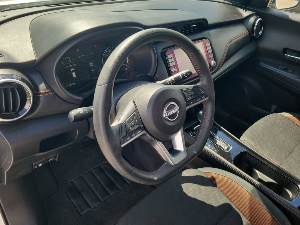 Used 2024 Nissan Kicks SR FWD image 17