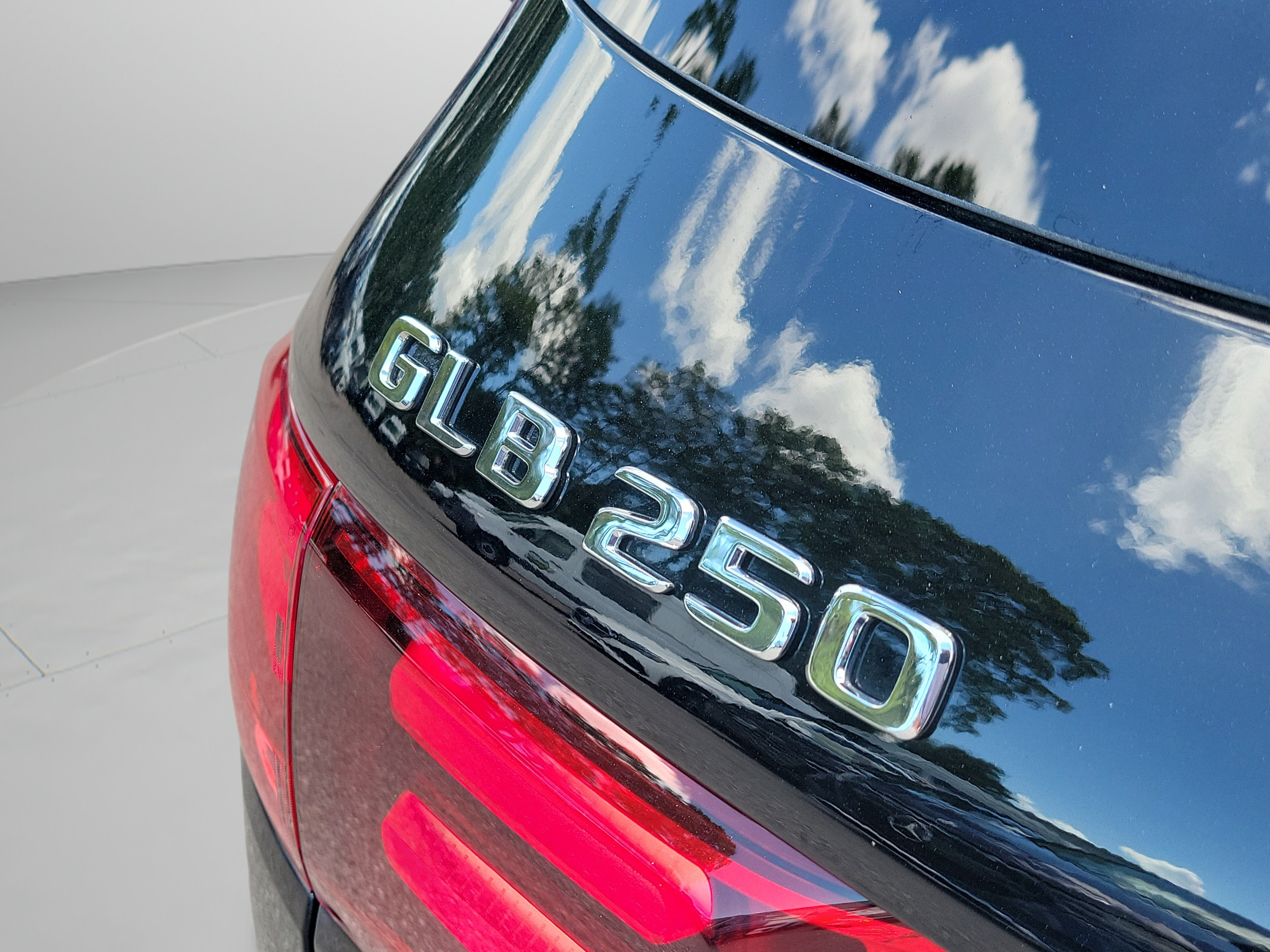 Used 2024 Mercedes-Benz GLB 250 image 33