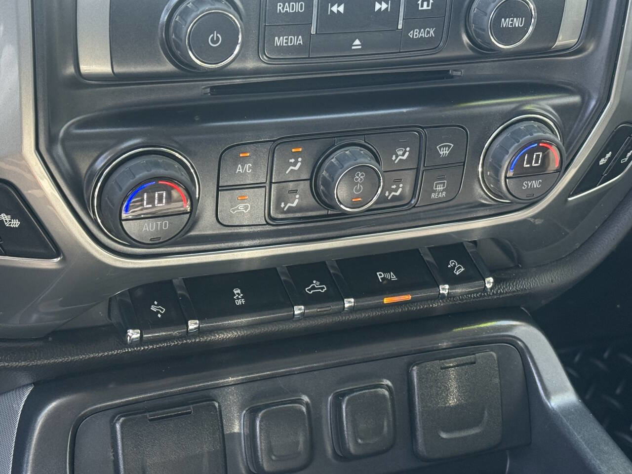 Used 2015 Chevrolet Silverado 1500 LT w/ LT Convenience Package AWD/4WD image 13