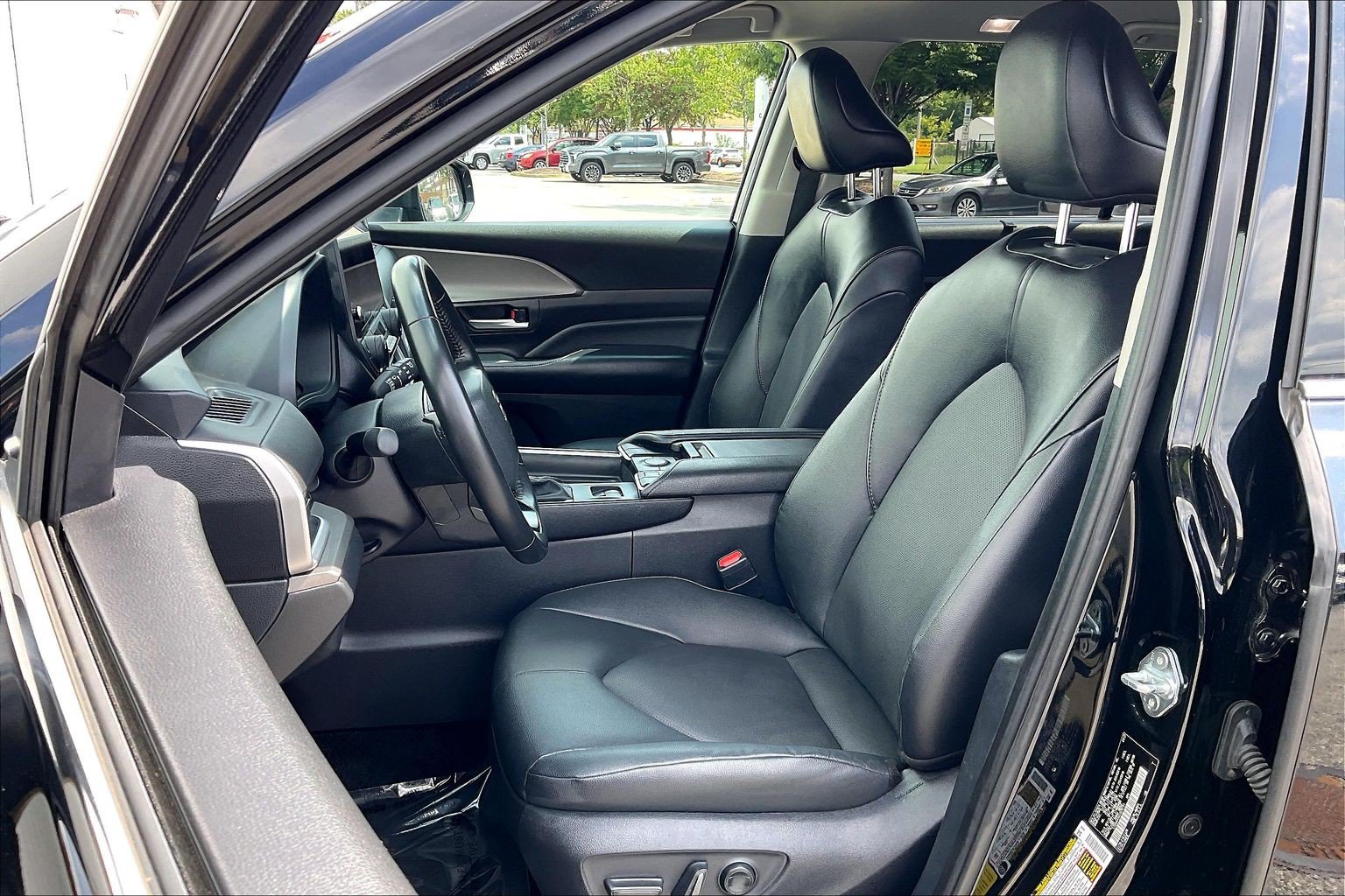 Used 2025 Toyota Grand Highlander FWD image 29