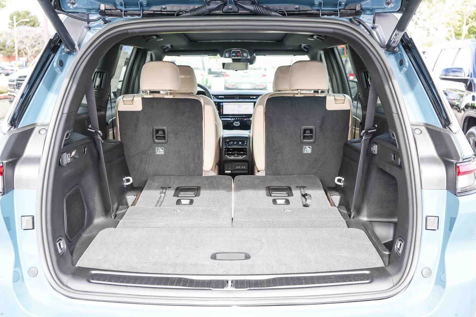 New 2026 Jeep Grand Cherokee L Limited w/ Luxury Tech Group II AWD/4WD image 12