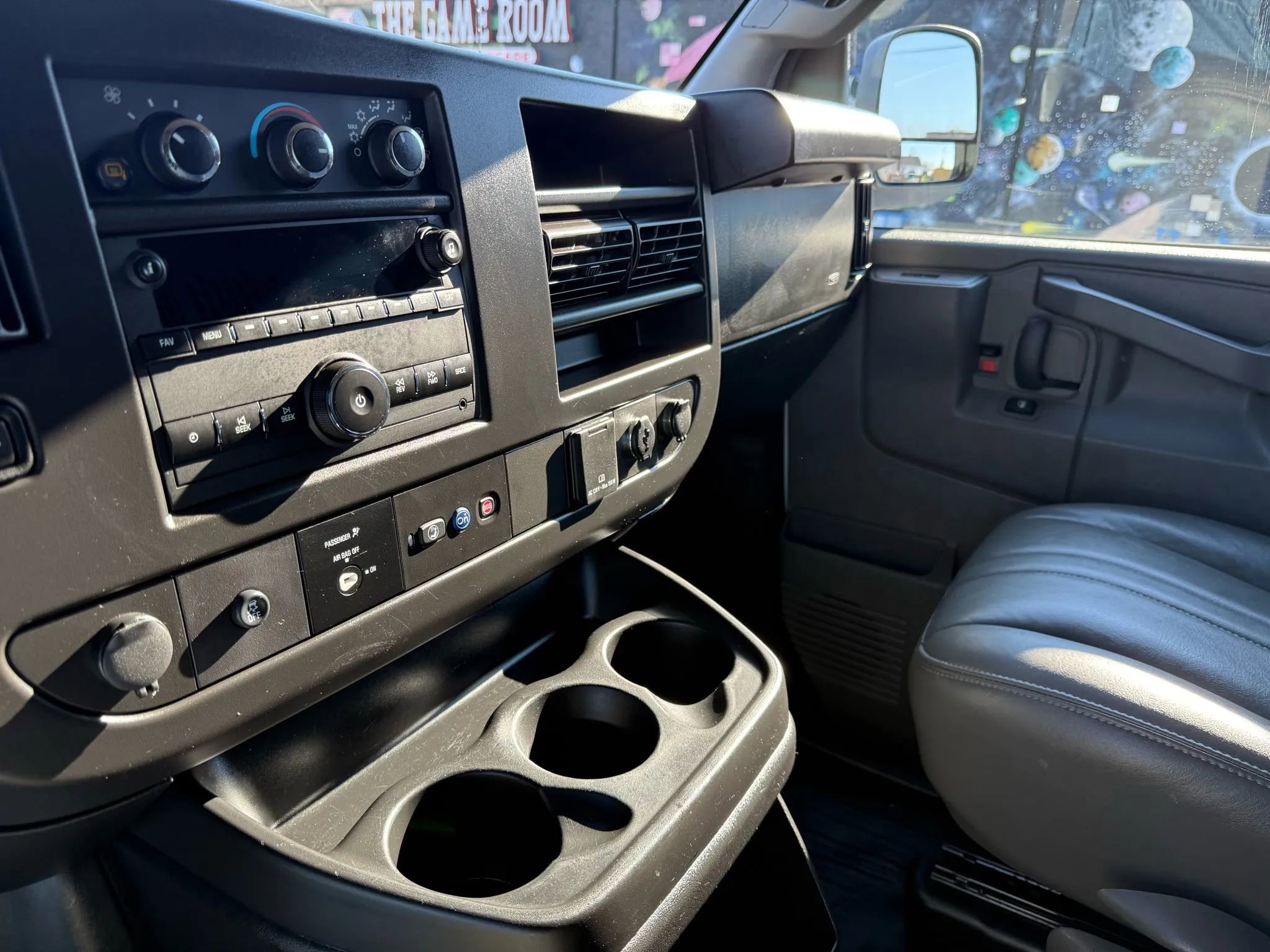 Used 2022 GMC Savana 2500 w/ Communications Package image 30