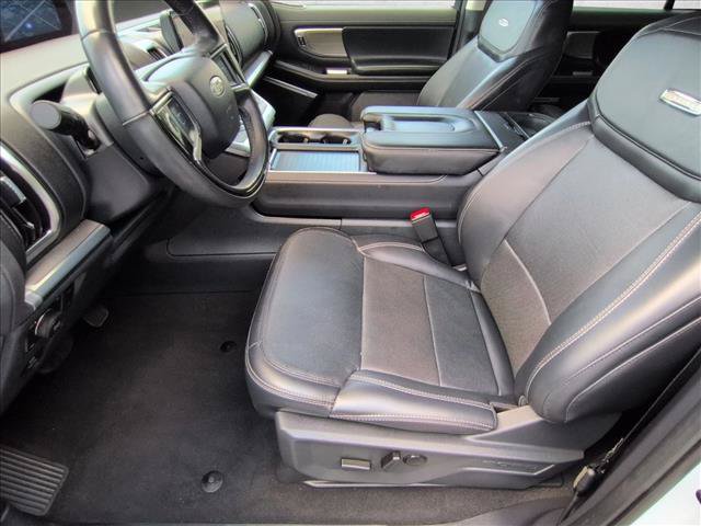 Used 2025 Ford Expedition Max Platinum AWD/4WD image 16