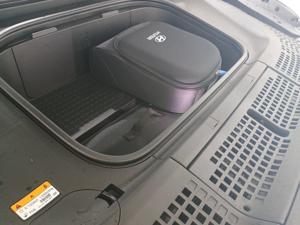 New 2026 Hyundai Ioniq 9 SE AWD/4WD image 10