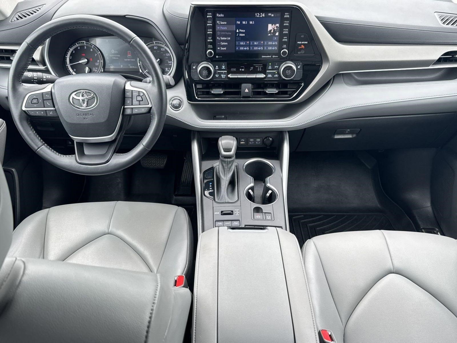 Used 2022 Toyota Highlander XLE image 24