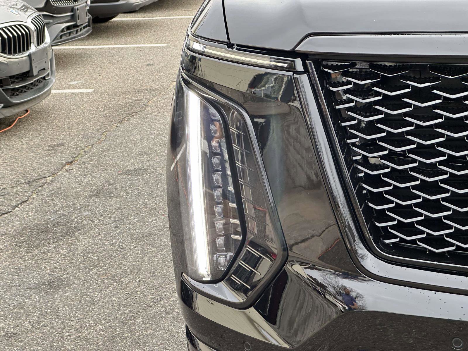 Used 2025 Cadillac Escalade Sport Platinum w/ LPO, ONYX Package image 9