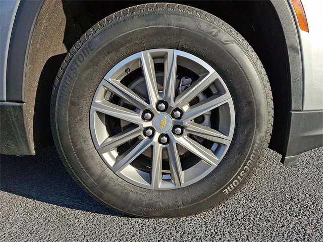 Used 2023 Chevrolet Traverse LT image 11