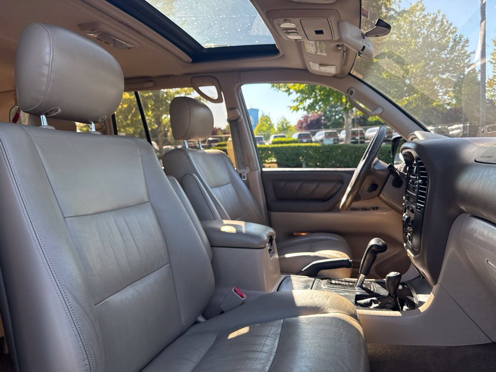 Used 2000 Toyota Land Cruiser AWD/4WD image 25