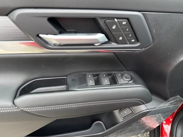 New 2027 GMC Terrain Elevation w/ Elevation Premium Package AWD/4WD image 10