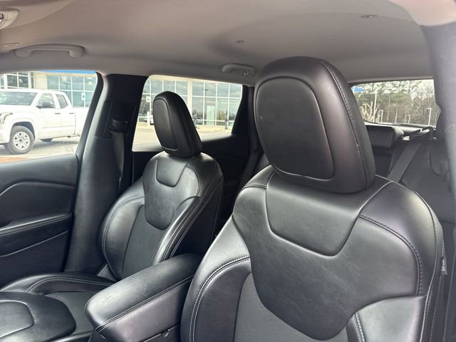 Used 2021 Jeep Cherokee Latitude Plus image 14