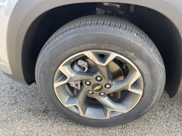 New 2026 Chevrolet Trax LT w/ Sunroof Package FWD image 10