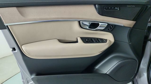 New 2026 Volvo XC90 B6 Plus w/ Protection Package Premier AWD/4WD image 9