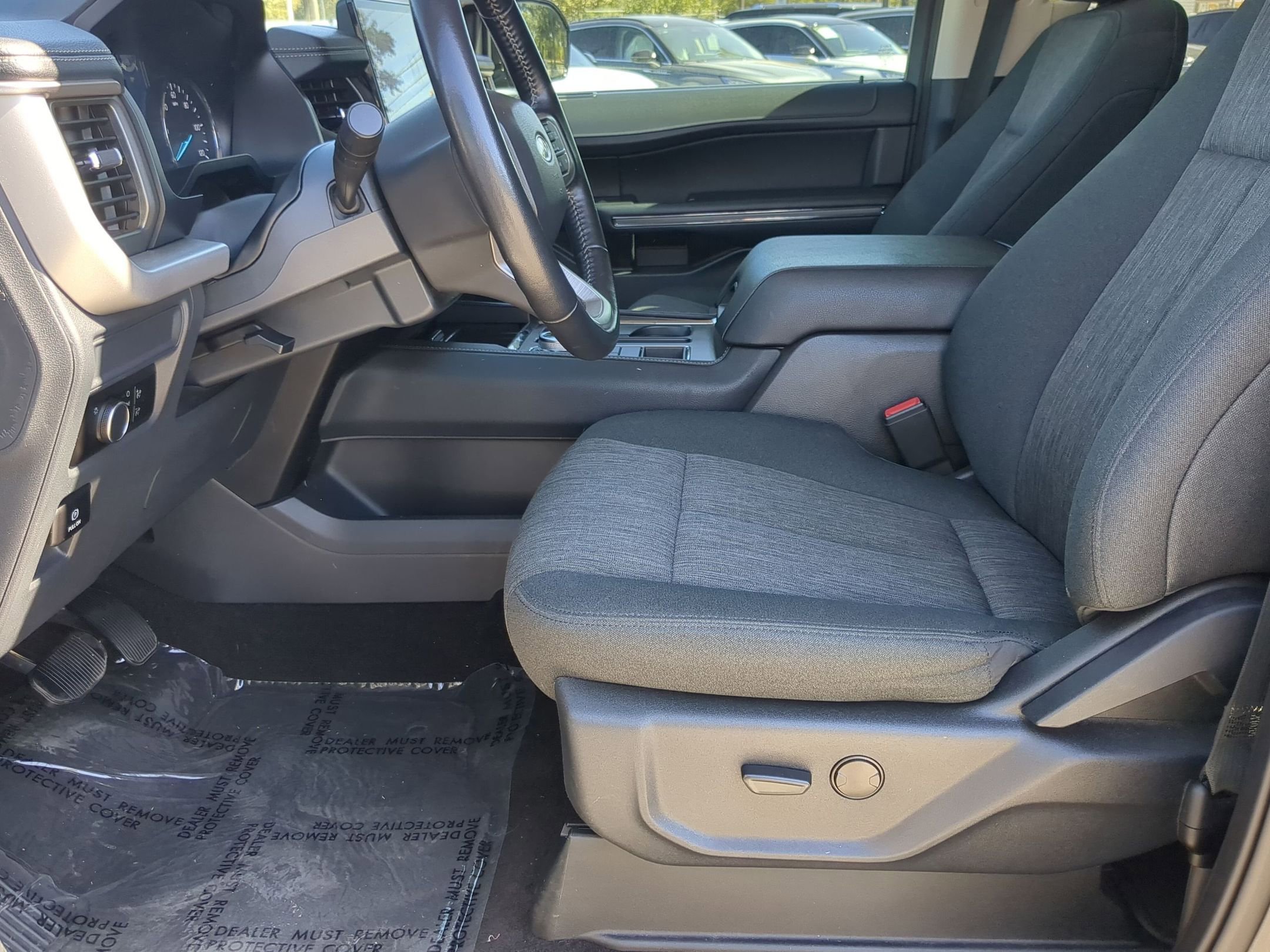 Used 2022 Ford Expedition XLT image 11