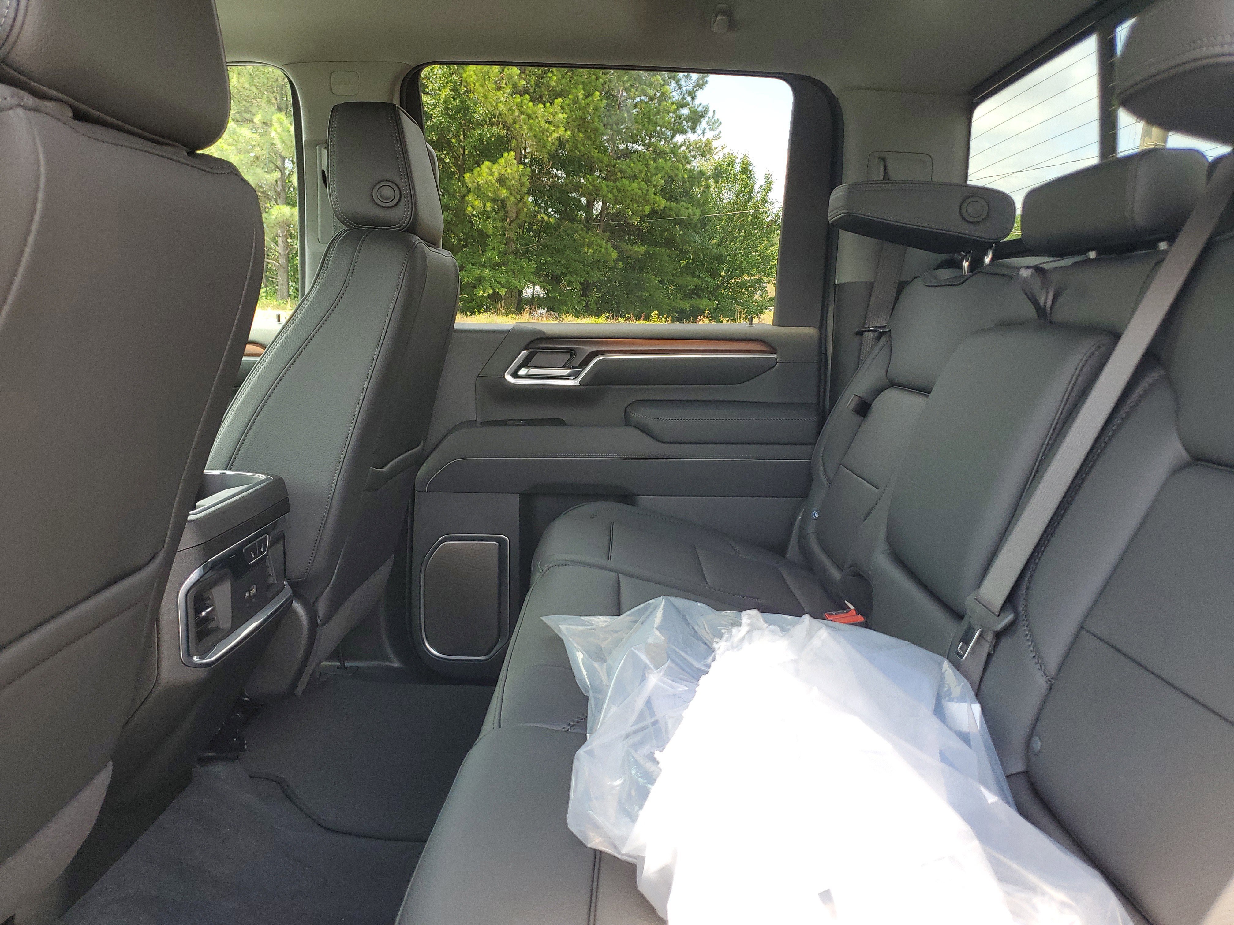 New 2025 GMC Sierra 2500 Denali image 11