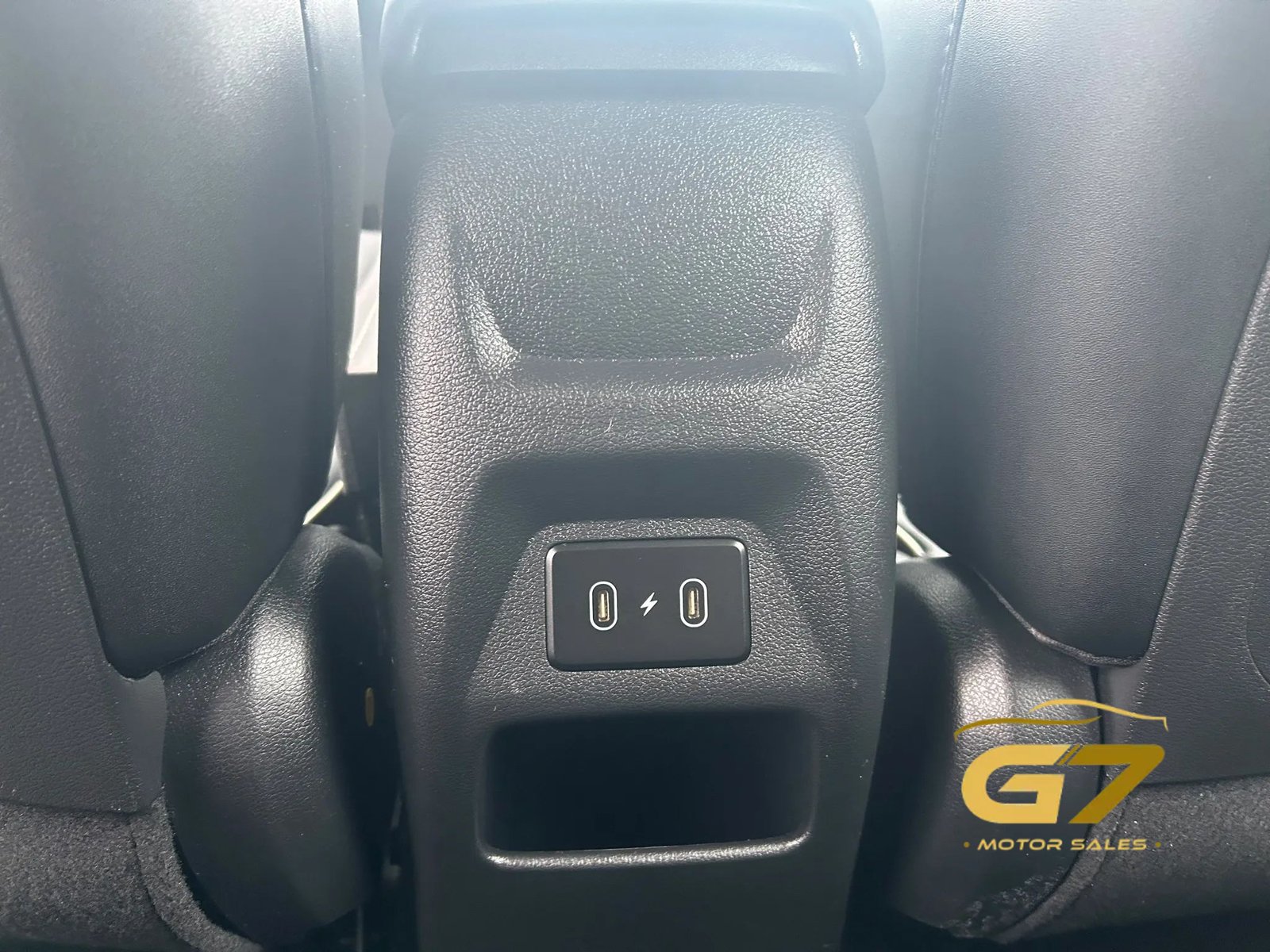 Used 2025 Hyundai Venue Limited FWD image 19