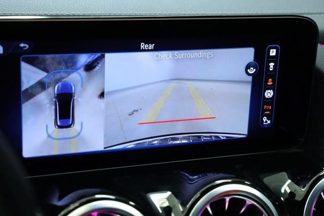 Used 2024 Mercedes-Benz GLA 35 AMG 4MATIC image 7