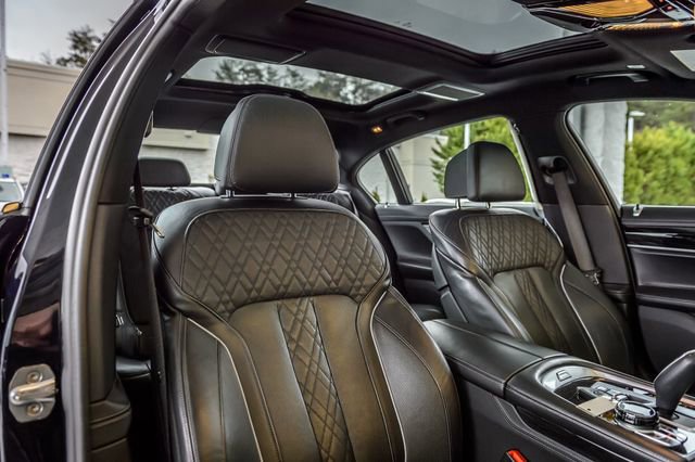Used 2019 BMW 740i w/ Executive Package image 38