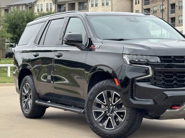 Used 2023 Chevrolet Tahoe Z71 w/ Luxury Package AWD/4WD image 3