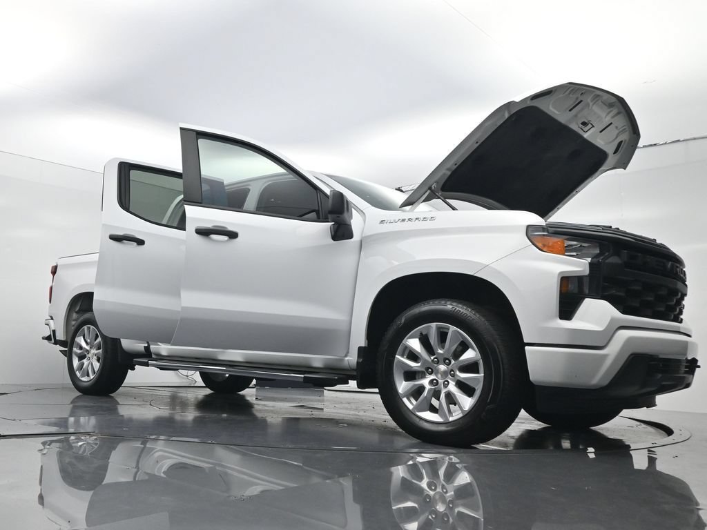 Used 2024 Chevrolet Silverado 1500 Custom RWD image 29