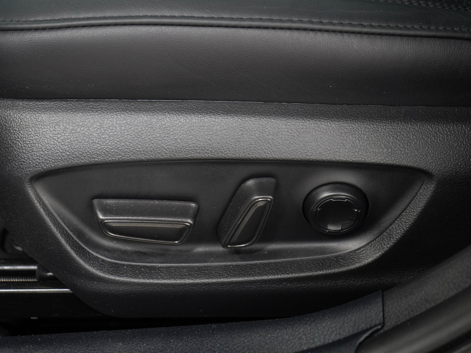 Used 2021 Toyota Avalon Limited w/ Advanced Safety Package FWD image 22