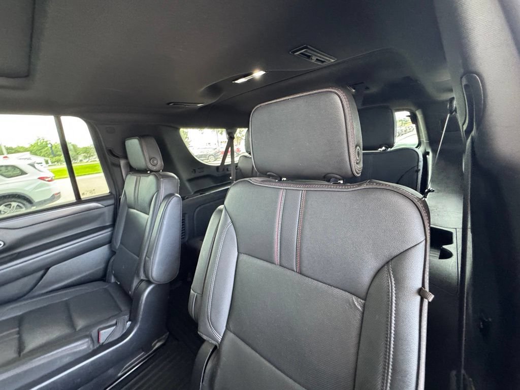 Used 2022 Chevrolet Suburban RST w/ Luxury Package RWD image 22