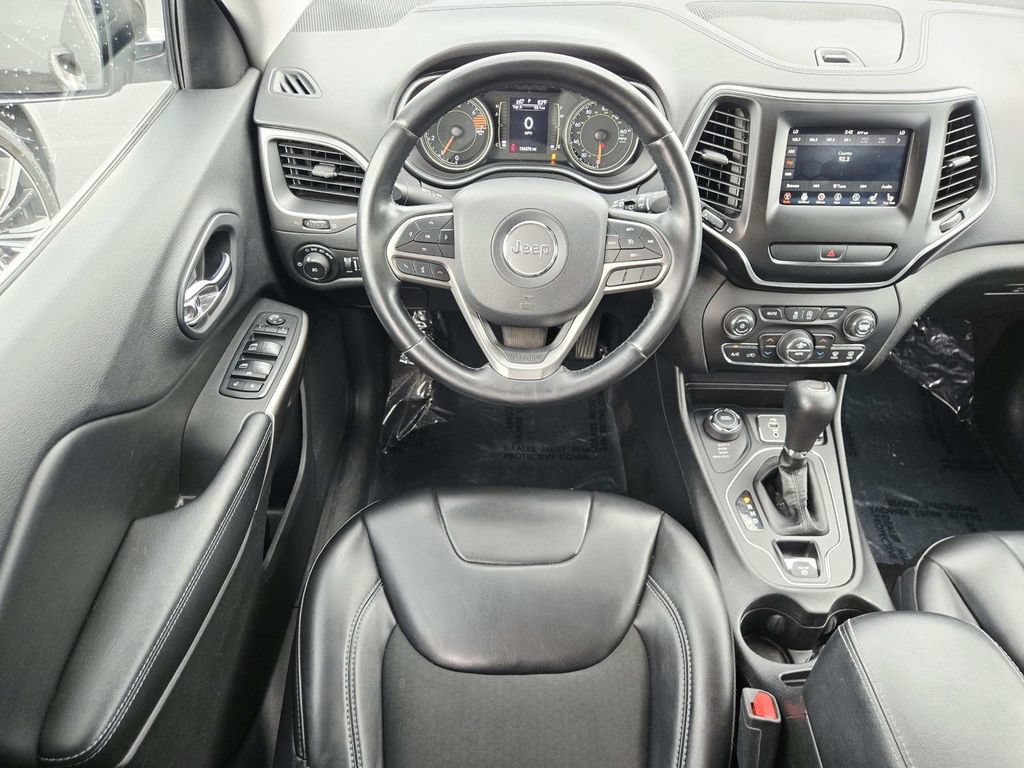 Used 2019 Jeep Cherokee Latitude Plus w/ Comfort/Convenience Group AWD/4WD image 10