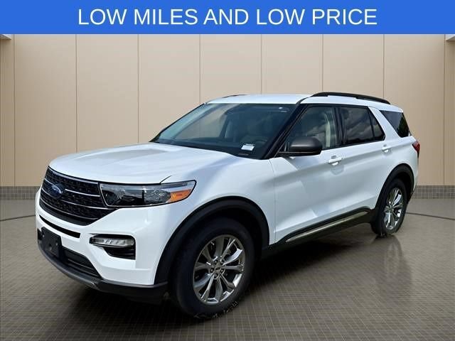 Used 2020 Ford Explorer XLT w/ Equipment Group 202A AWD/4WD image 2