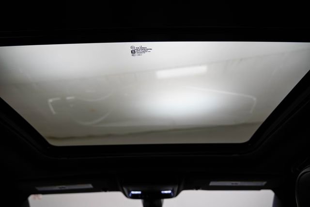 Used 2017 Cadillac XT5 Platinum w/ Driver Assist Package image 27