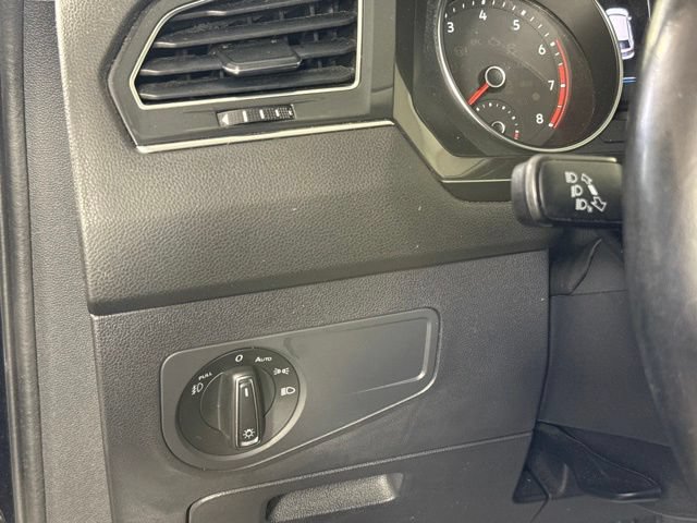 Used 2018 Volkswagen Tiguan SEL AWD/4WD image 19