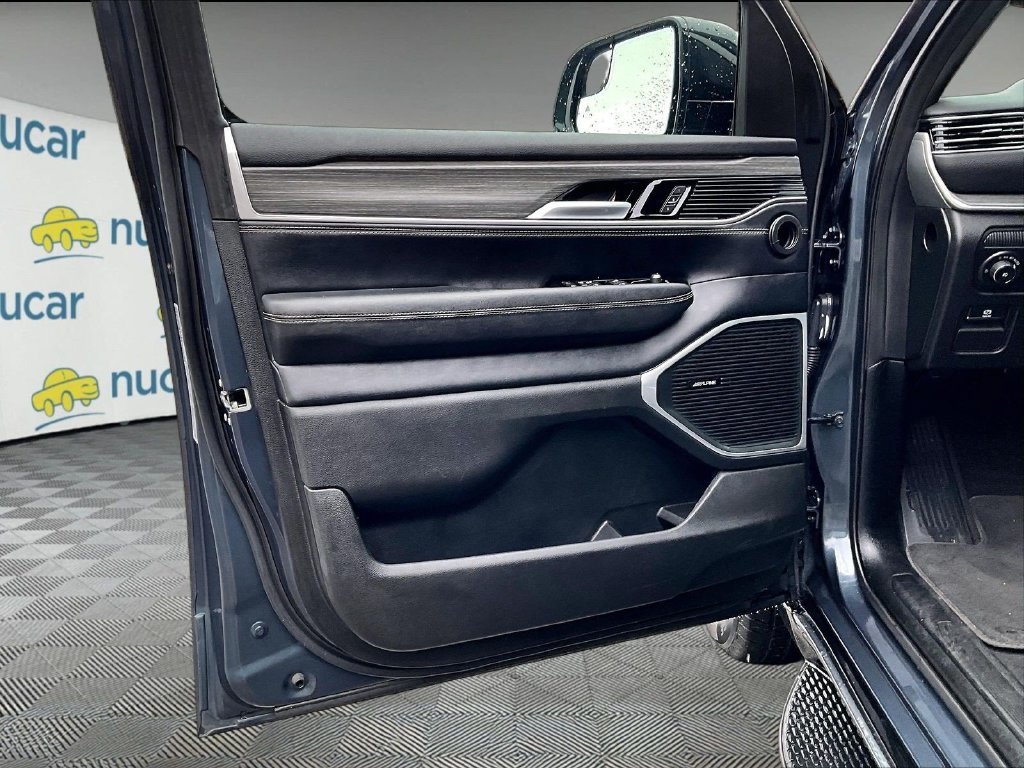 Used 2024 Jeep Wagoneer Series II AWD/4WD image 9