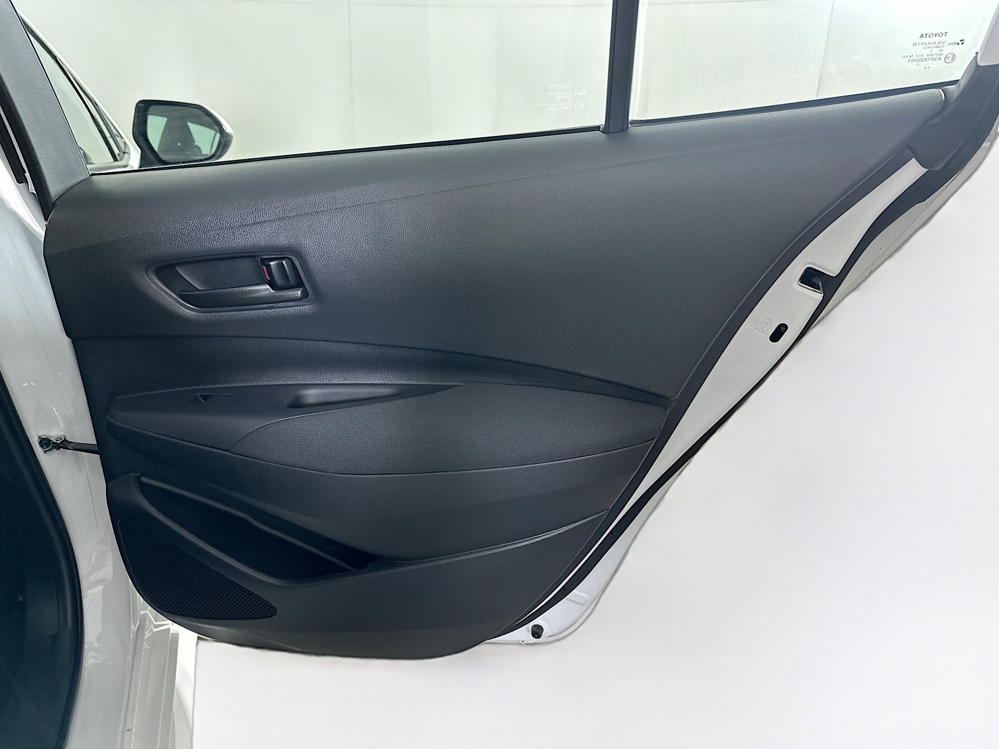 Used 2024 Toyota Corolla LE FWD image 28